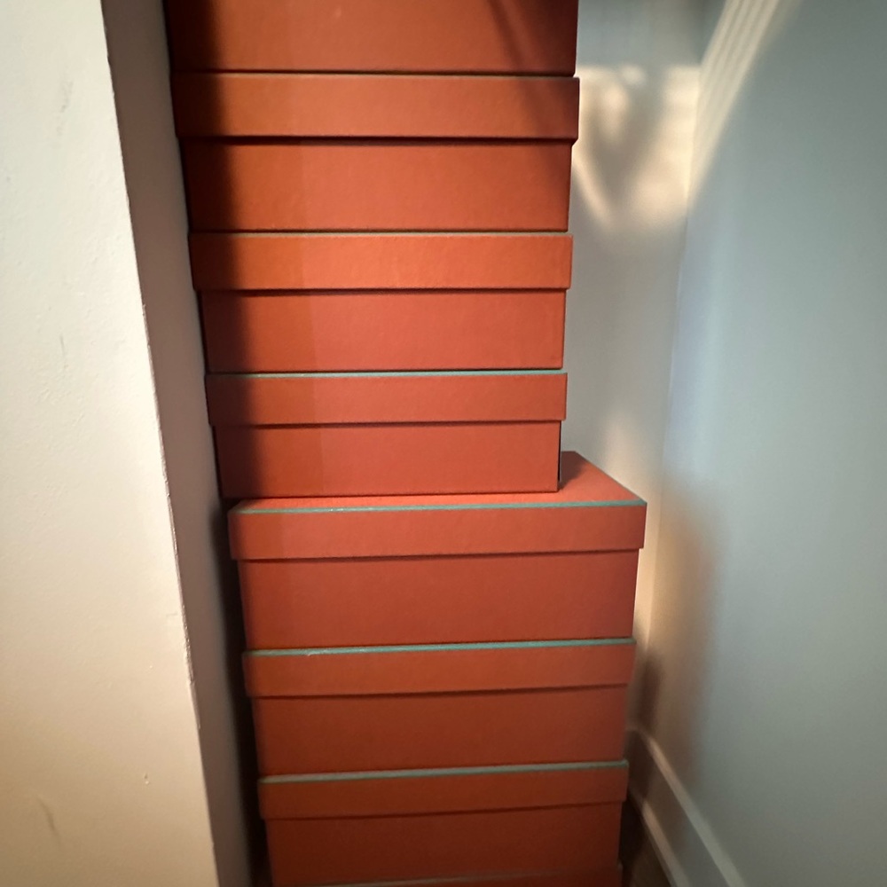 LP SHOE BOXES 

Each $30

4 of them size 10 Man 
4 of them size 7   female